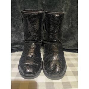 UGG Size 8 Black Sequin Classic Short Boots Women’s Pull On Winter